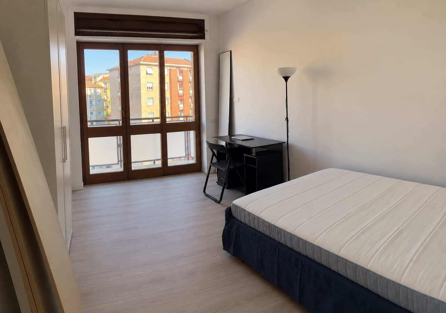 2 stanze singole zona Loreto, foto 3