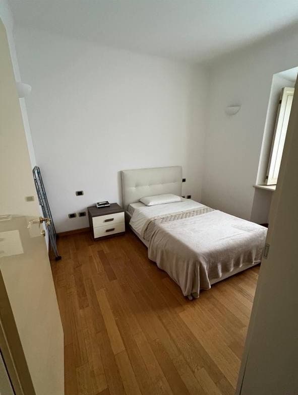 Stanza singola in zona Porta Venezia, arredata, foto 1